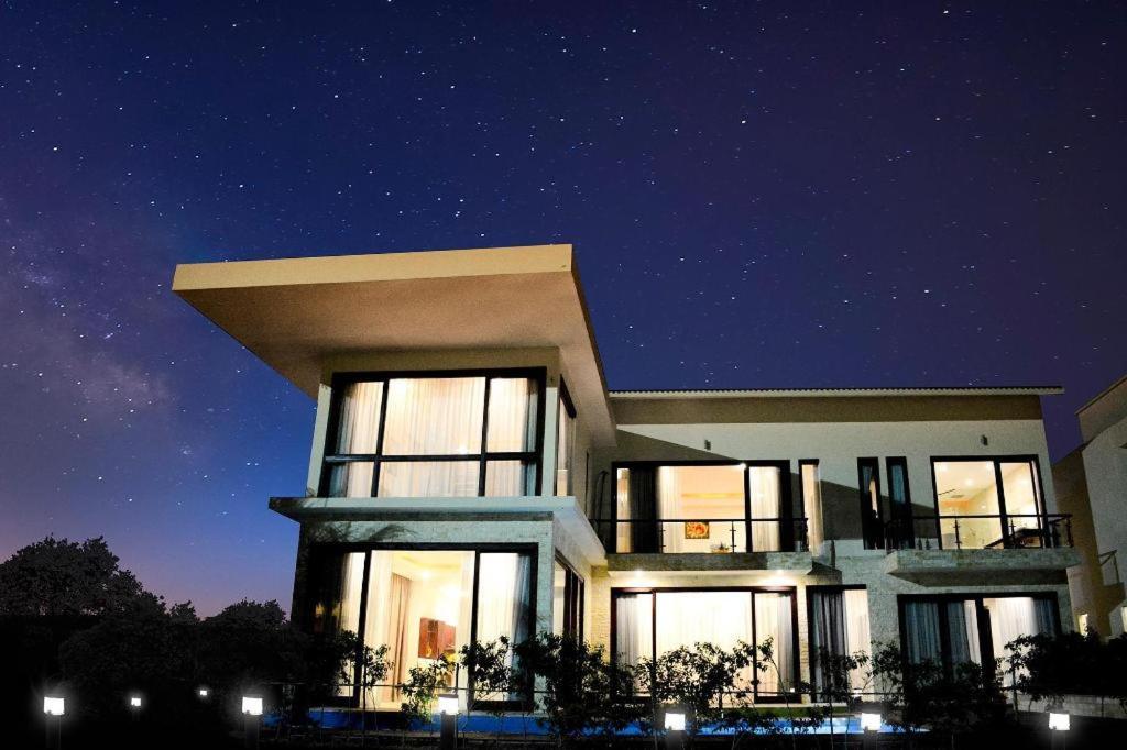 Diamond Bay Golf And Villas Nha Trang Exterior photo